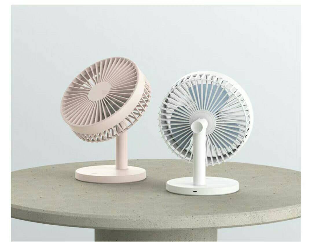 dayu desk fan it is made of metal and it is so convenient for you to study or work 