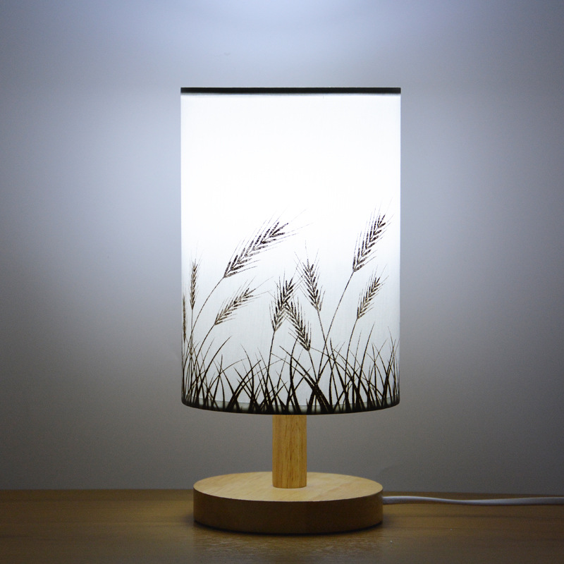 the cloth cover of boreal Europe style contracted and contemporary real wood bedroom originality the small desk lamp of