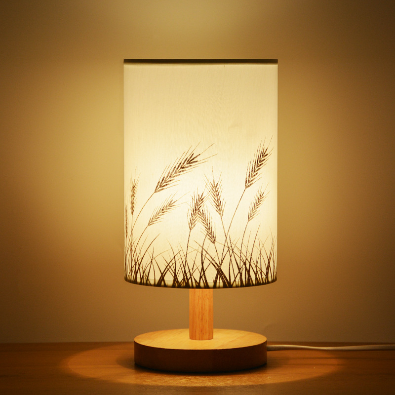 the cloth cover of boreal Europe style contracted and contemporary real wood bedroom originality the small desk lamp of