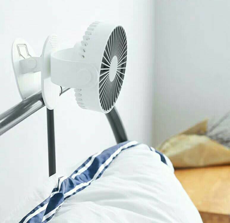 Dayu Desk Fan It Is Made of Metal It Is so Convenient for You to Study Or Work