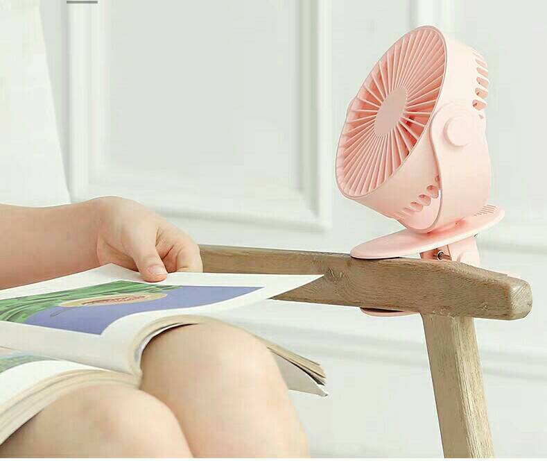 Dayu Desk Fan It Is Made of Metal It Is so Convenient for You to Study Or Work