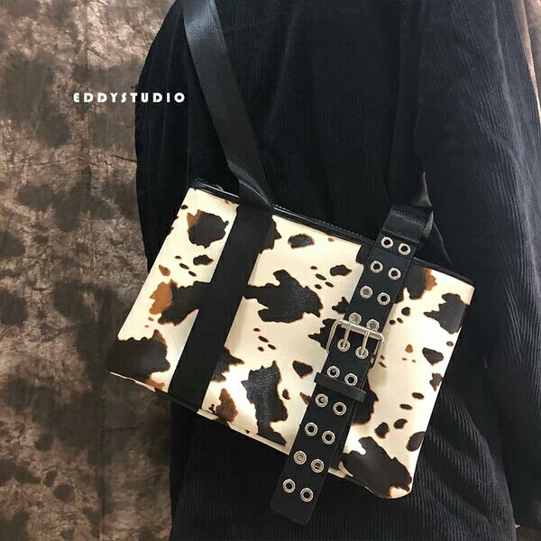 Faux leather cow cow pattern light fashion men and women with the same paragraph wild Messenger bag