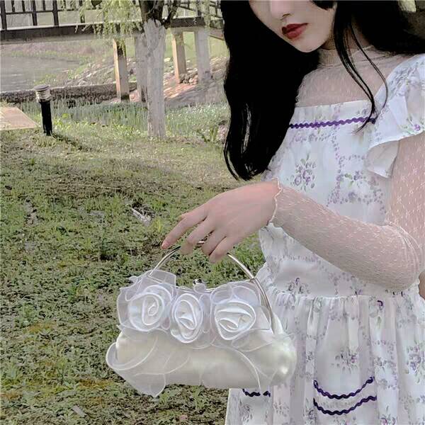 White satin rose enamel inlaid embroidered opening and closing buckle silk elegant clutch bag