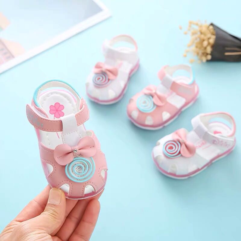 Baby princess shoes learn step 0 1 2 years old new summer color lamp soft soles antiskid 6 12 months old baby sanda