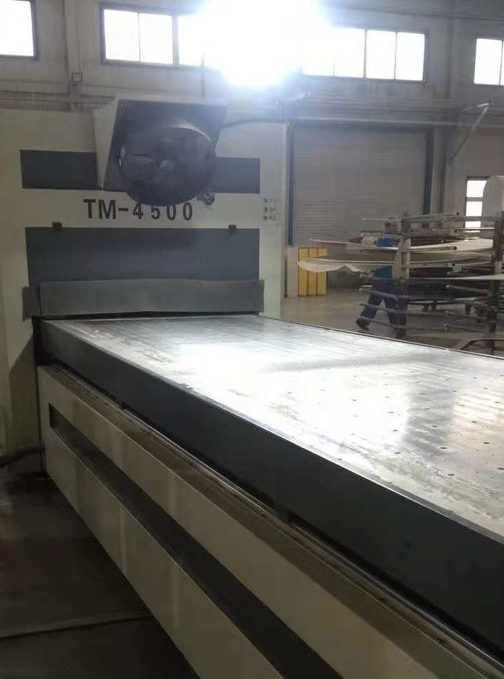 Two doors made on one station vacuum press laminating machine for door