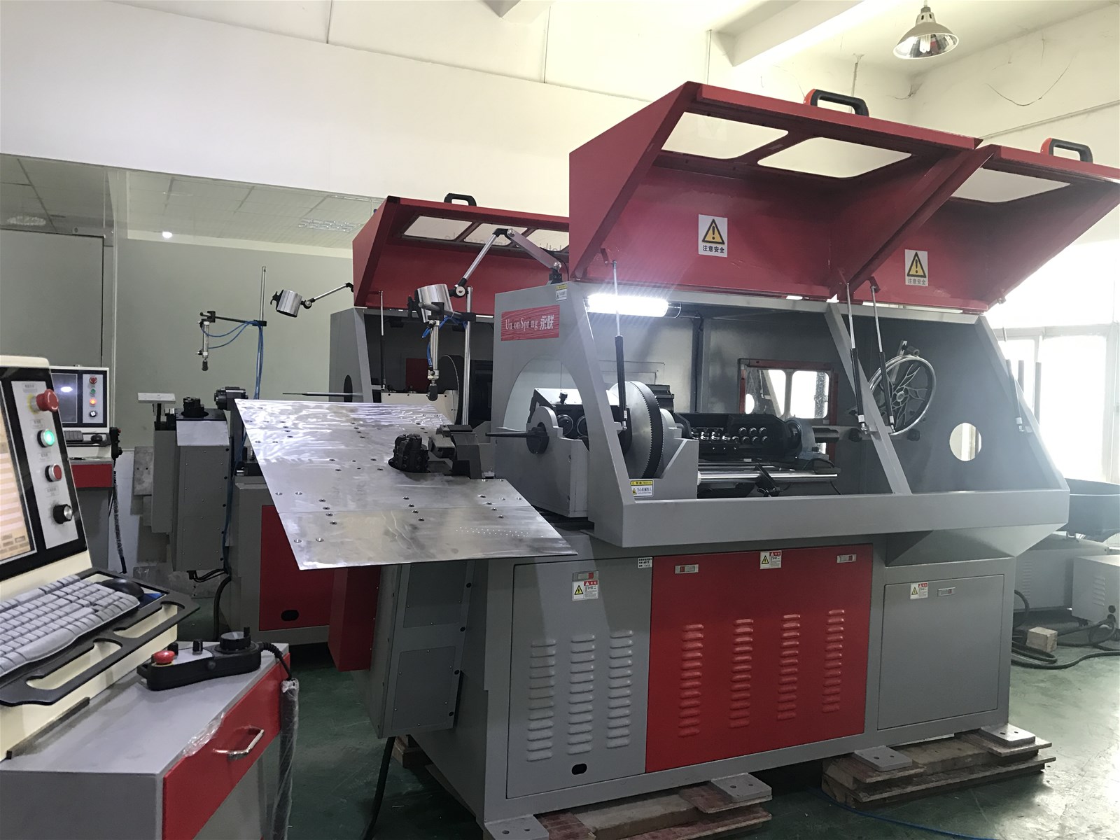 Underwear back to back forming machine