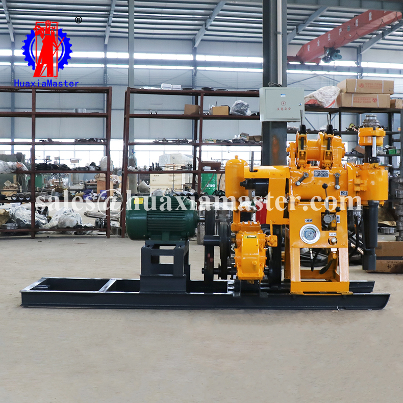 Hydraulic well drill with 5359 Six way active drill pipe taper clutch maintenance free drilling rig