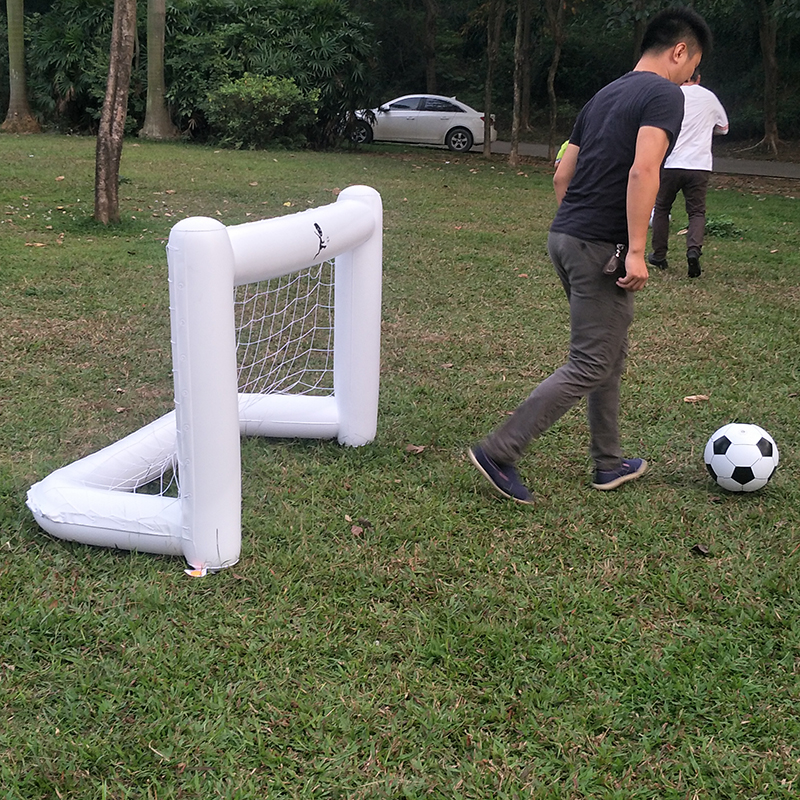 PVC inflatable football door toys sell well in Europe and America with tennis ball frame gifts can be customized