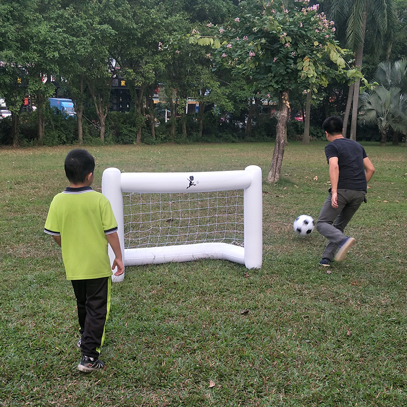 PVC inflatable football door toys sell well in Europe and America with tennis ball frame gifts can be customized