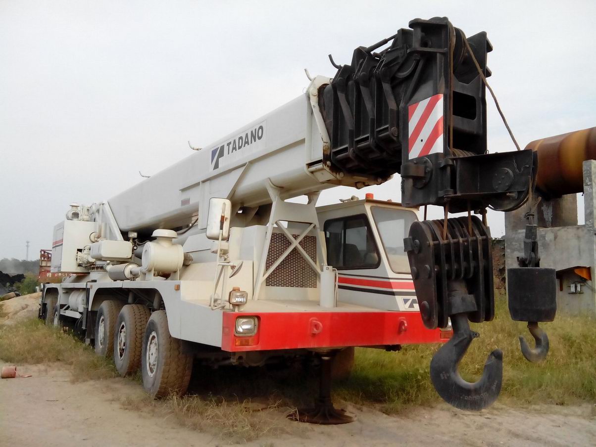 tadano AR1600M 160 Ton All Terrain Crane truck mobile crane
