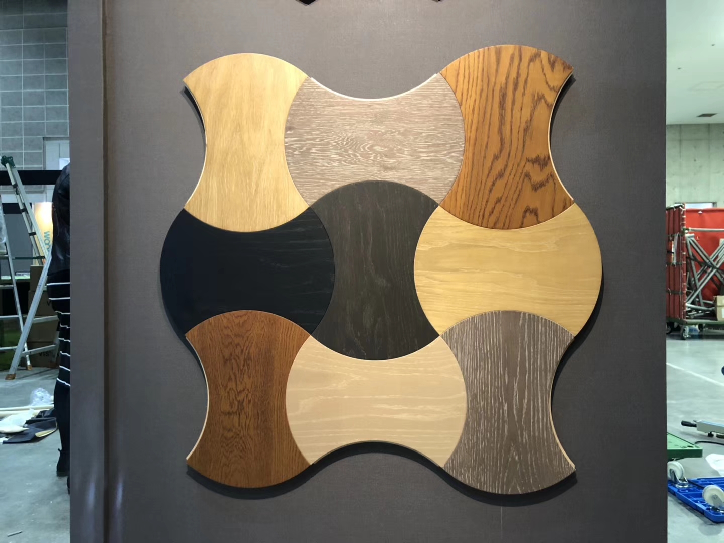 Silhouette curve parquet tiles design parquet