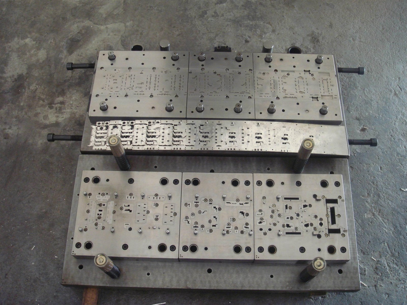 CM Industrial Mold from Design to Production One Stop Service Injection Mold with Factory Direct Sale