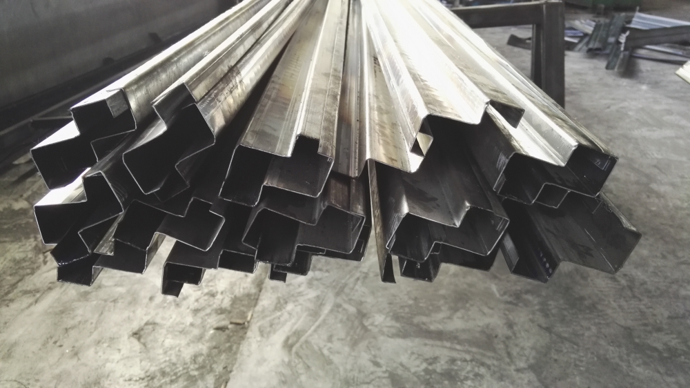 ZZ STEEL PROFILES STEEL CHANNEL 74105800