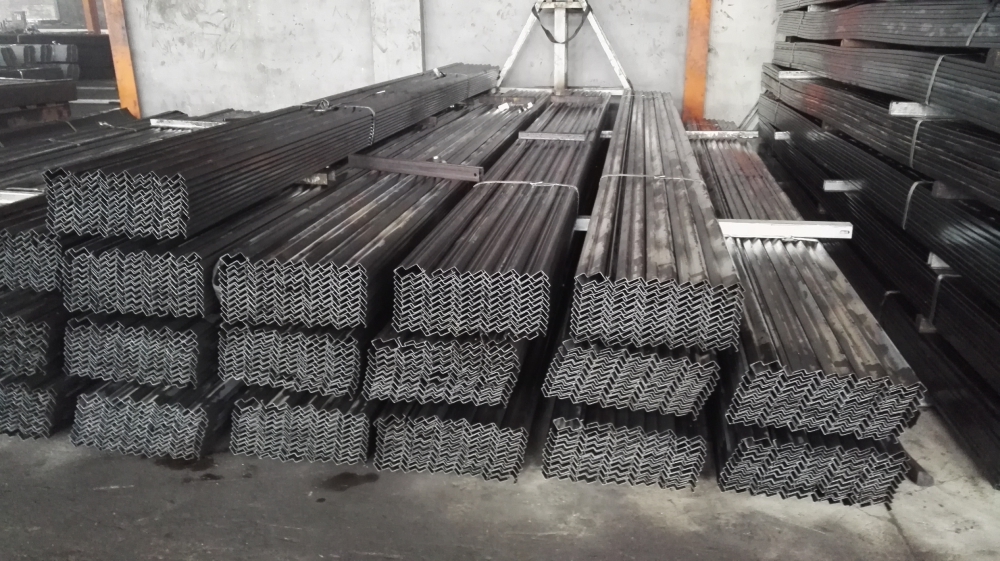 ZZ STEEL PROFILES STEEL CHANNEL 74105800