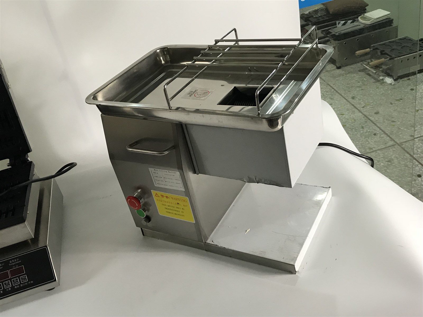 QX model 250 kgh meat cutting machine be Widely used in restaurants