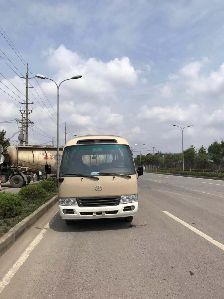 used second hand manual toyota coaster made in Japan with diesel enigne