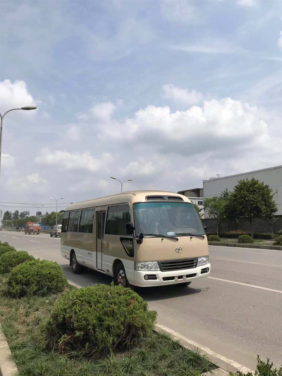 used second hand manual toyota coaster made in Japan with diesel enigne