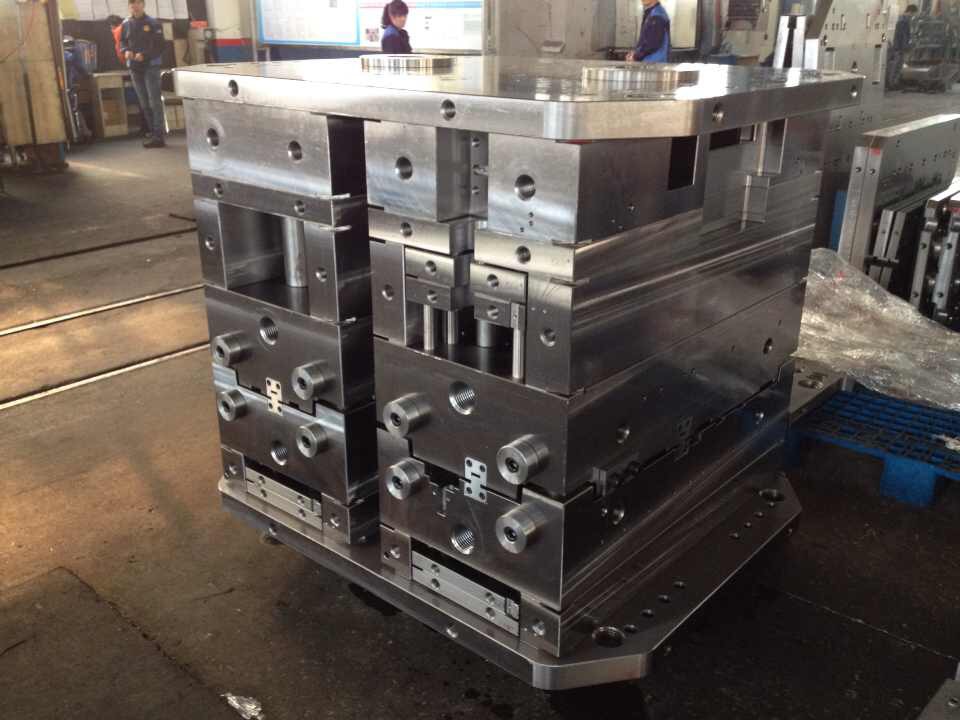 China Mold Maker Tooling Twoshot plastic injection mold bases