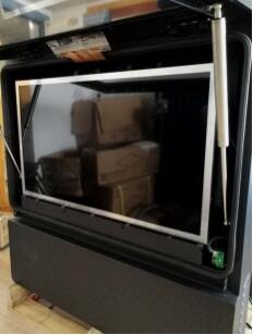 32 Outdoor LCD Monitor with Touch Foil