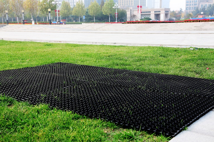 Grass Saver Rubber Mat in chinese