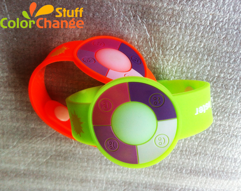 UV Sensitive Color Changing Silicone Bracelet Color change under sunlight or UV light 