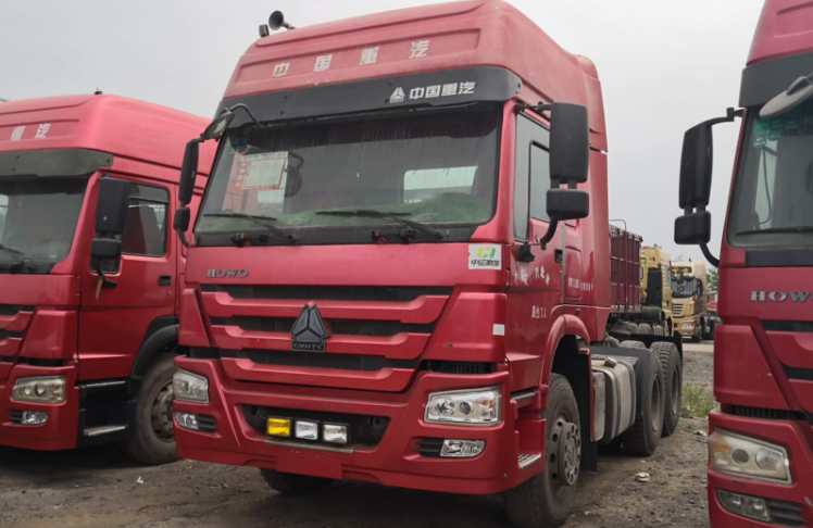 Used SINOTRUK HOWO 64 Tractor Truck