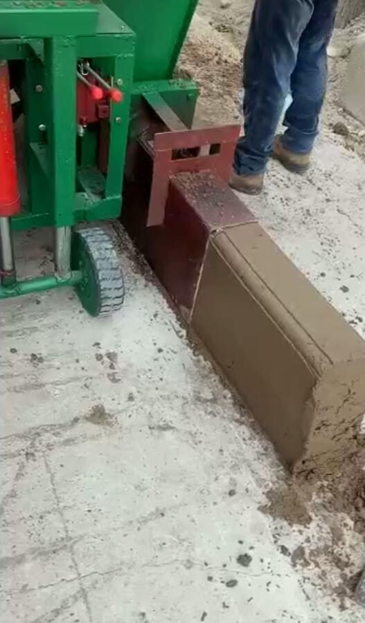 Slipform kerb machine HMJ800 customizable