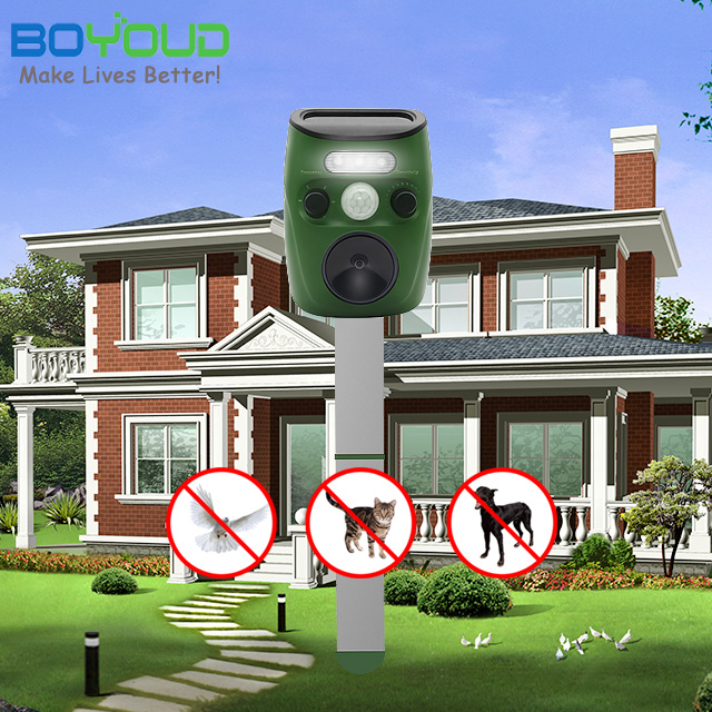 Ultrasonic Pest Animal Repeller Outdoor Solar Powered with Motion Sensor Strobe Light