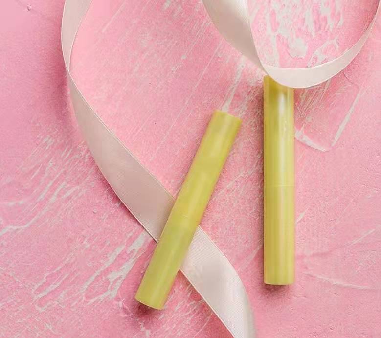 Unique Pomelo lip balm moisturizing and moisturizing water to remove dead skin fade lip lines