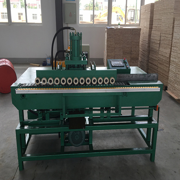Full automatic nailless plywood box buckle making machine