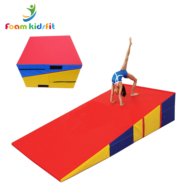 Factory direct sales customized gymnastic folding tumbling soft mat