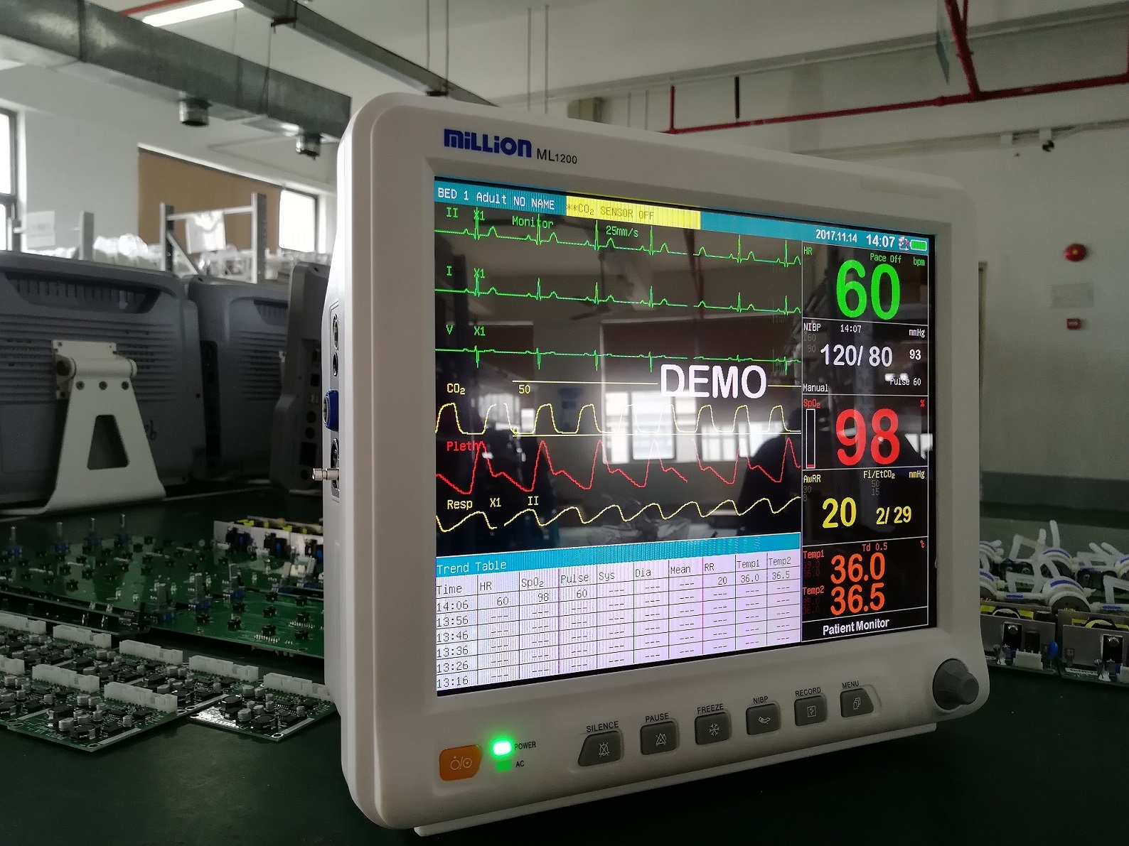 121 inch multi parameter patient monitor