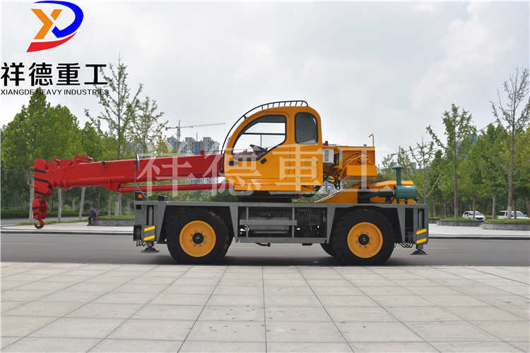 Sell 12t walking crane four wheel drive crosscountry manufacturers for direct supply Crosscountry tyre crane