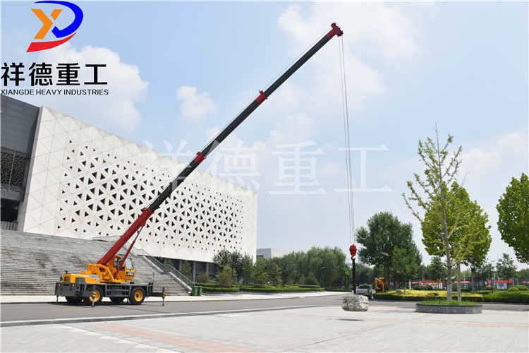 Sell 12t walking crane four wheel drive crosscountry manufacturers for direct supply Crosscountry tyre crane