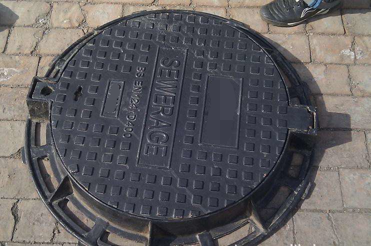 Ductile Iron Manhole Cover with Frame En124 Class B125 C250