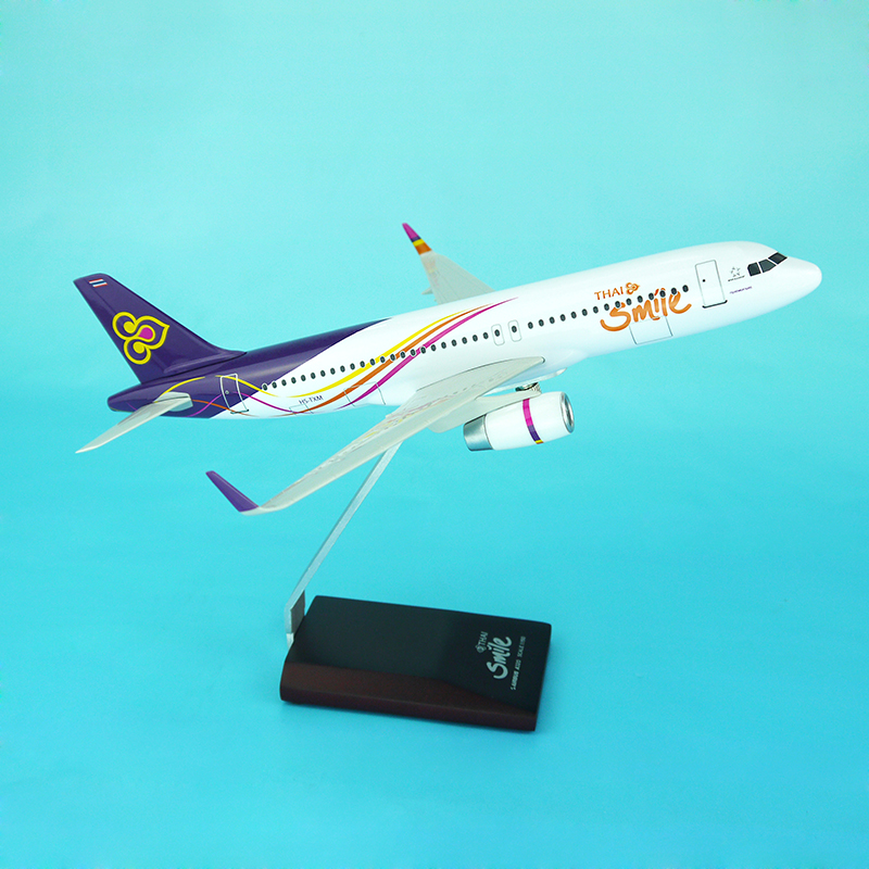 Thaismile A320neo 25cm Resin Plane Model