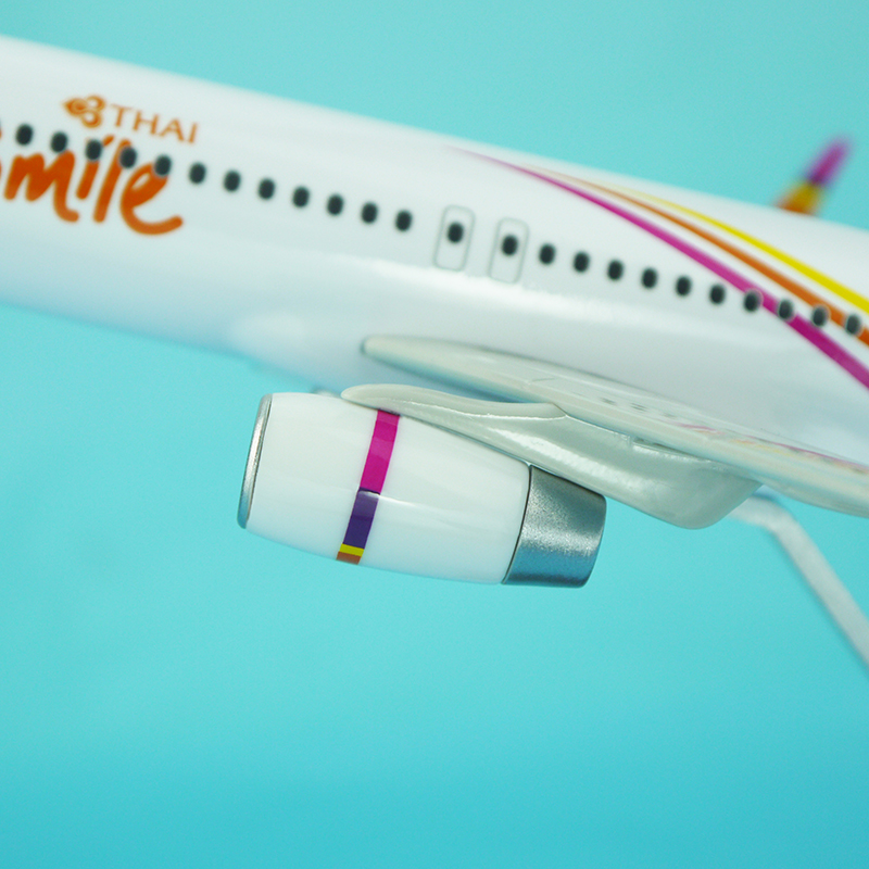 Thaismile A320neo 25cm Resin Plane Model