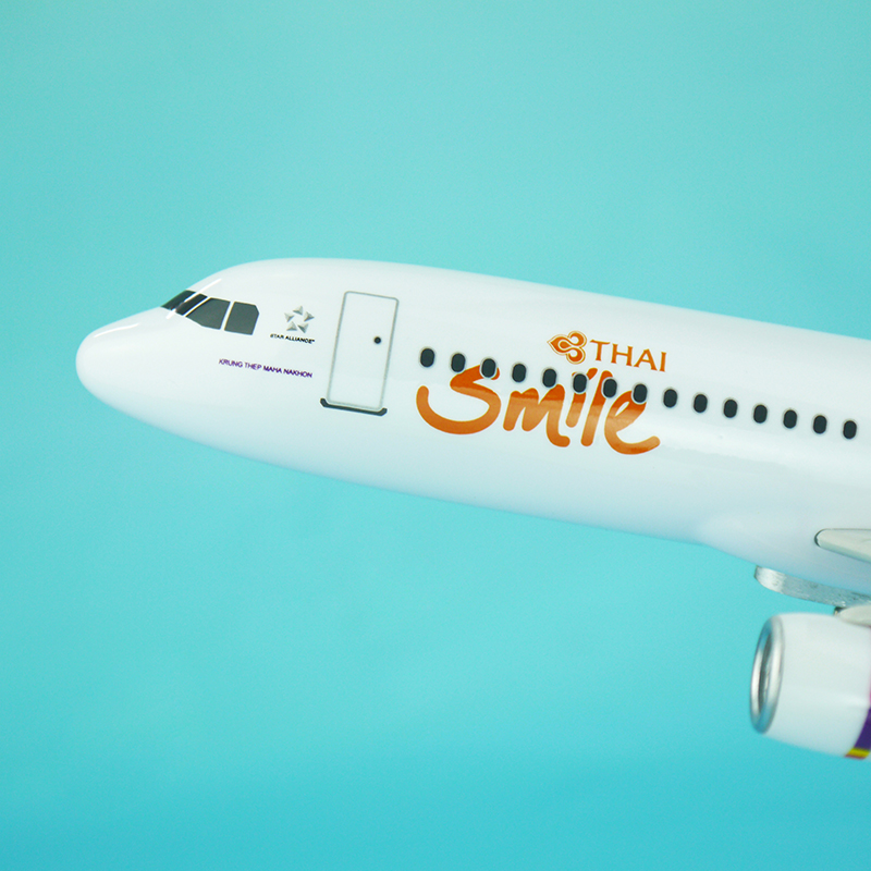 Thaismile A320neo 25cm Resin Plane Model