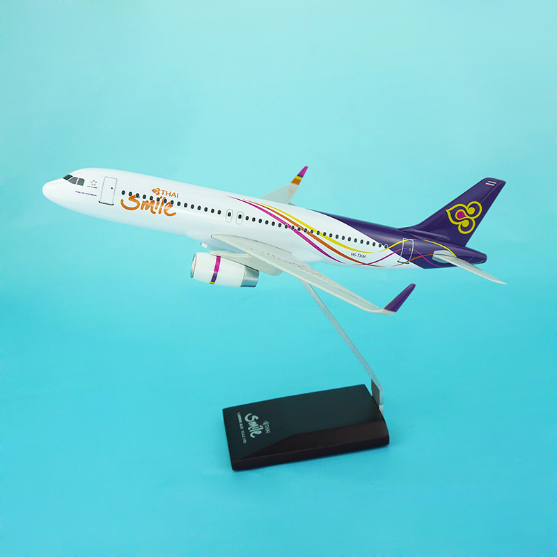 Thaismile A320neo 25cm Resin Plane Model