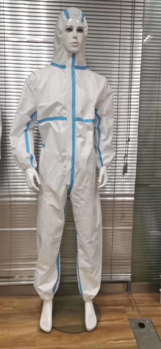 Structure made up of hooded top and trousers This product is a onepiece structure Main performance of the product 1