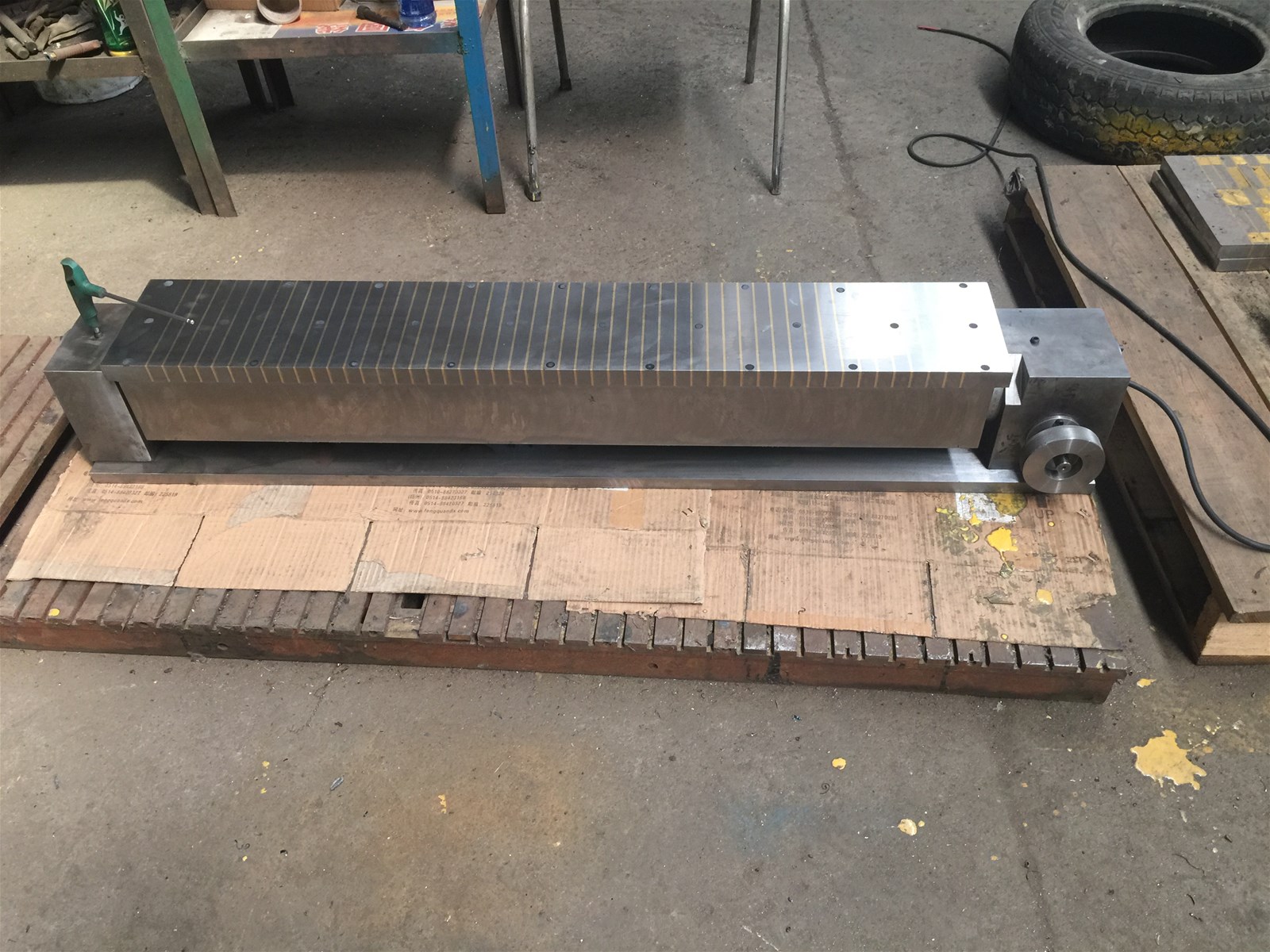 XD11 rotary electromagnetic chuck for processing angular workpieces XD11 rotary electromagnetic chuck for processing angular workpieces