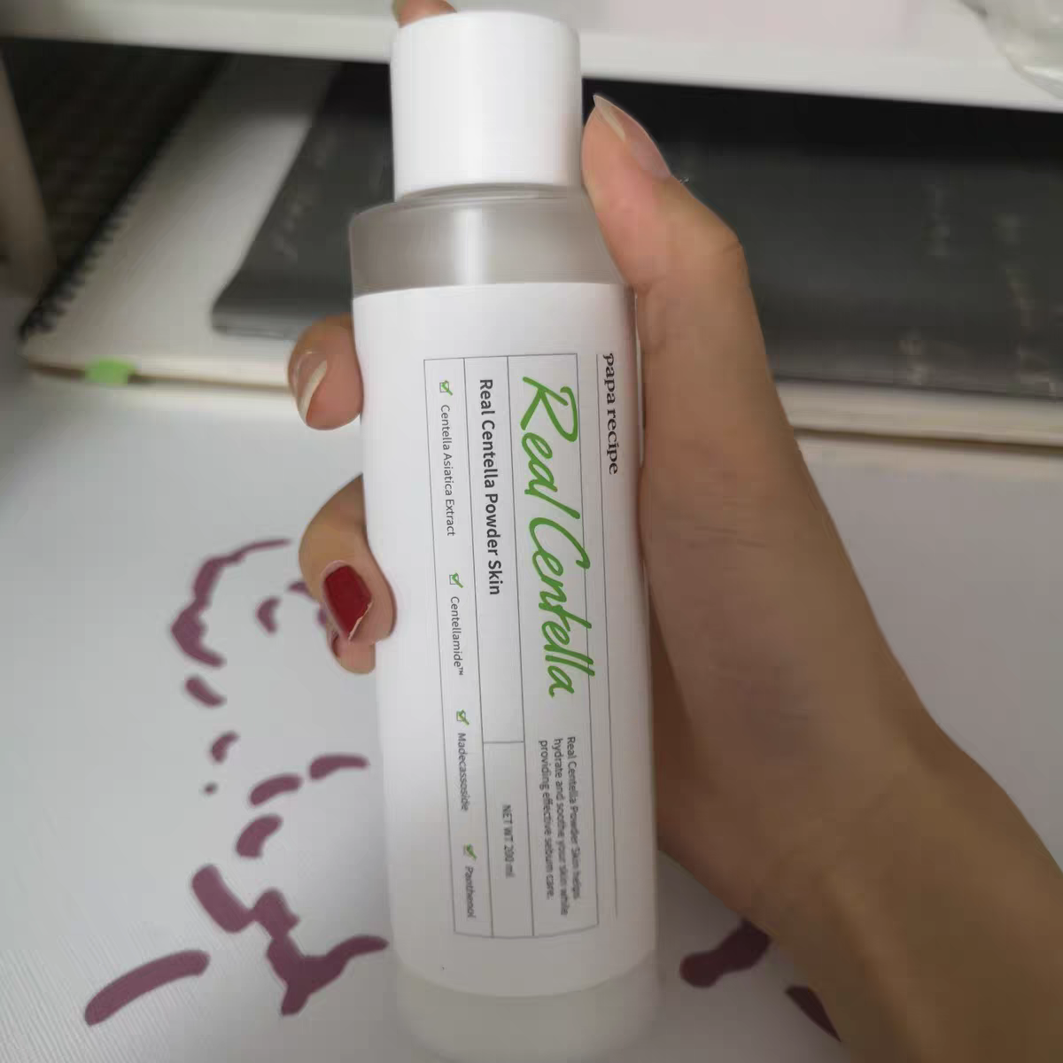Toner moisturizing and moisturizing women water control oil essence water shrink pores