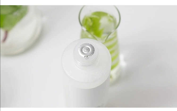 Toner moisturizing and moisturizing women water control oil essence water shrink pores