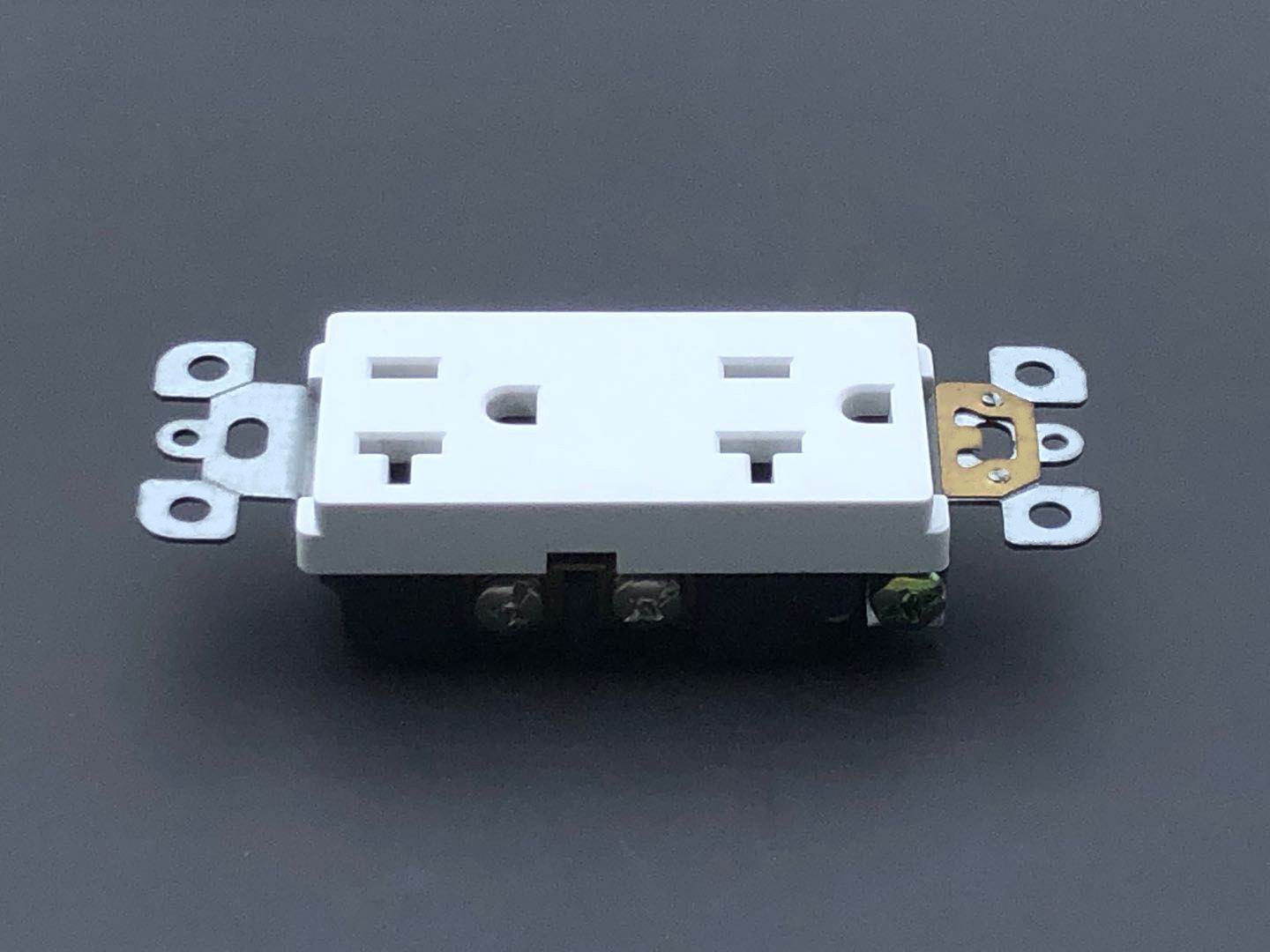 20A 125V Hot Sell AC Standard UL Certificated Decora Receptacle American Receptacle