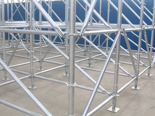 Quicklock Scaffolding Flexible Combinations for Construction Tasks