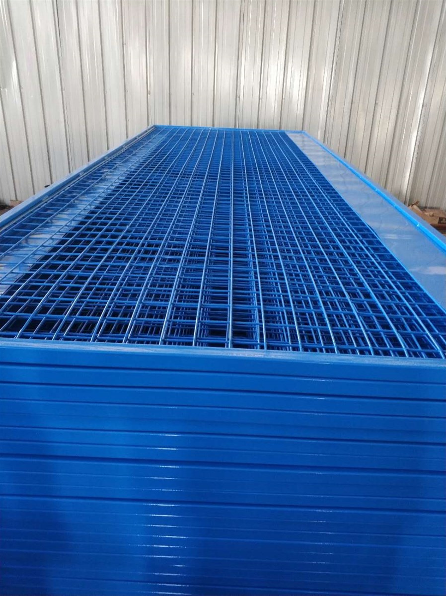 Scaffolding safety fence panel