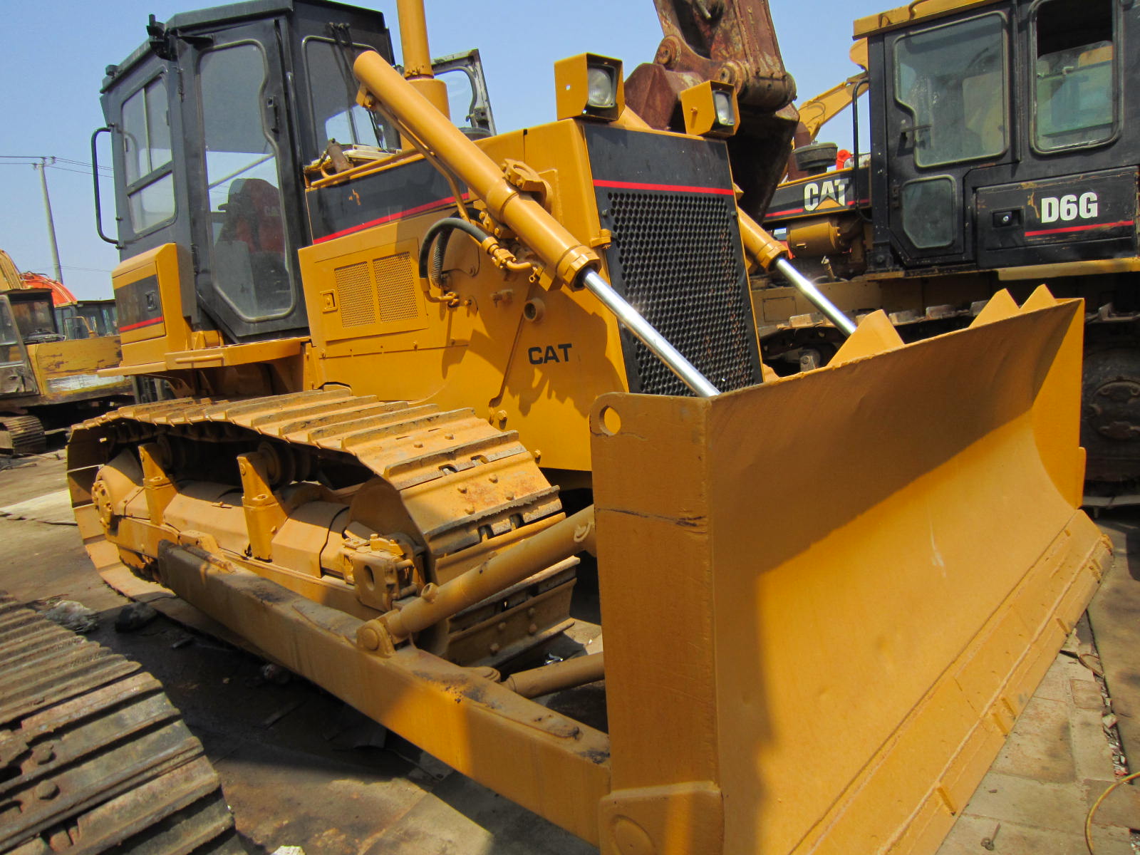 second hand cat D5K bulldozer for sale caterpillar dozer D5k in shanghai