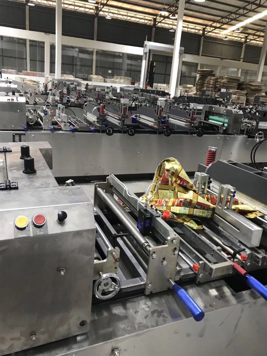 500 Three side sealing with zipper bag making machine
