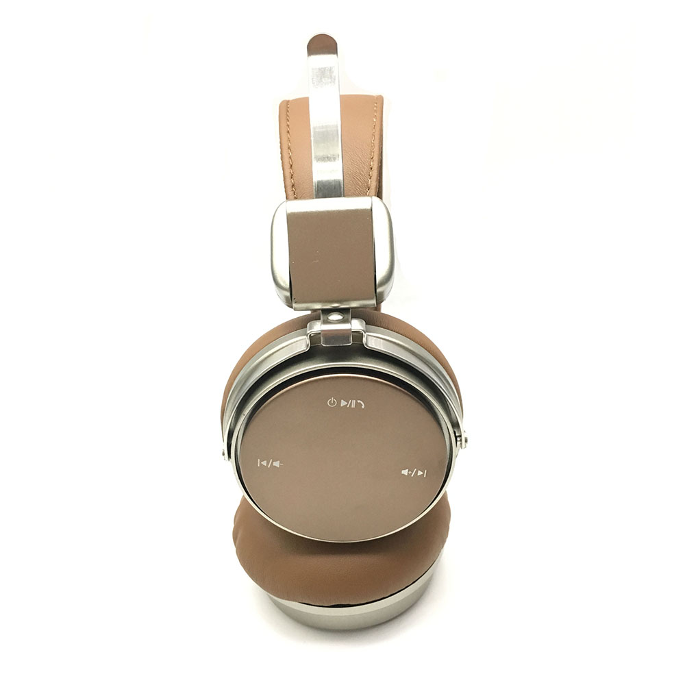 CSR hires high end metallic foldable bluetooth headset