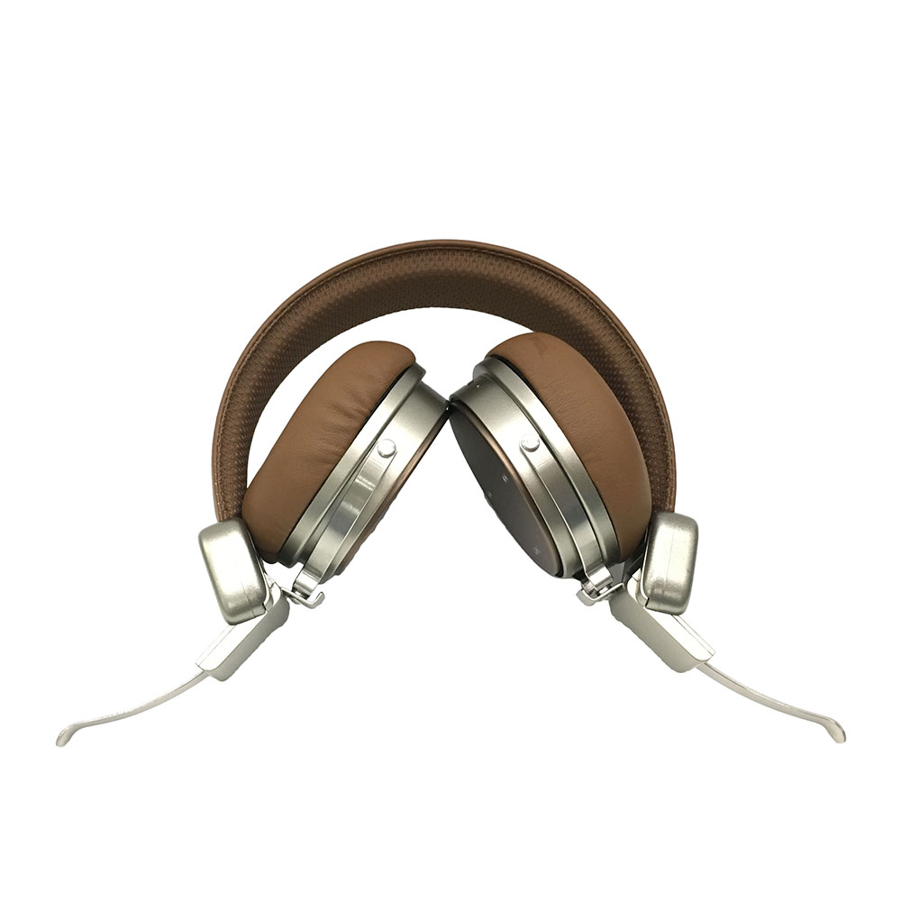 CSR hires high end metallic foldable bluetooth headset